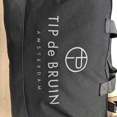 Táska Met kleding, amint azt Gemeente Baarn az iLost segítségével jelentette.