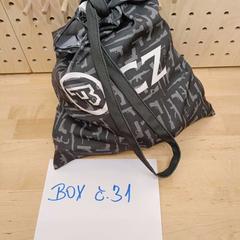 Borsa taška se svíčkama (box 31), come riportato da IKEA Ostrava utilizzando iLost