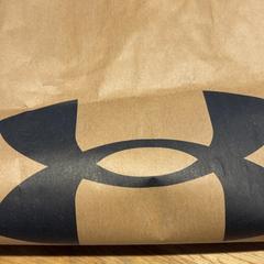 Purchase under armour, segons ha informat Designer Outlet Roermond mitjançant iLost
