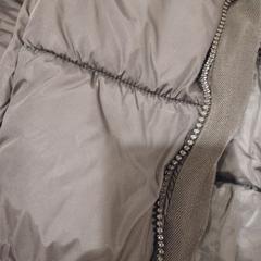 İLost kullanarak RÍO Shopping - Valladolid tarafından bildirildiği gibi Abrigo/plumas