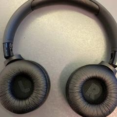 Slúchadlá, ako bolo nahlásené Eindhoven Airport pomocou iLost