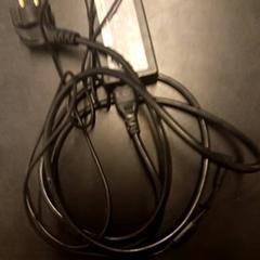 Adapter & Oplader laptop Zwart, zoals gemeld door Universiteit Gent - Faculteitsbibliotheek LW met iLost