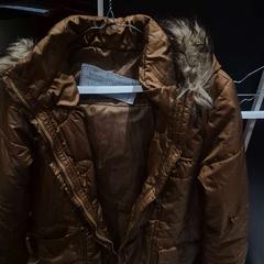 Jaqueta brown, segons ha informat The Dominican mitjançant iLost