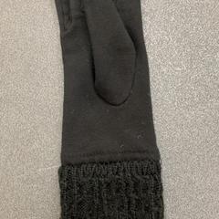 Rukavice schwarz mit Strickbund, beschädigt, jak nahlášeno Schönbrunn "Group Center" pomocí iLost