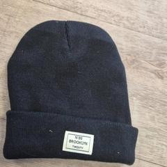 قبعة صغيرة، كما تم الإبلاغ عنه بواسطة EBS OV Poeldijk عبر iLost