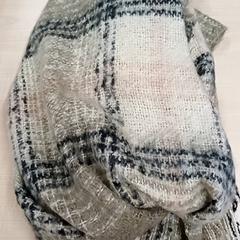 Scarf echarppe, rapporterat av IKEA Toulon med iLost
