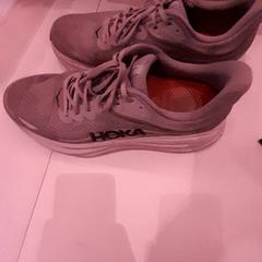 Scarpa, come riportato da Van der Valk Hotel Schiphol utilizzando iLost