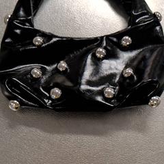 ハンドバッグ がiLostで IKEA Amsterdam によって報告されました