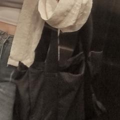 zwarte schouder tas, segons s'ha informat a iLost