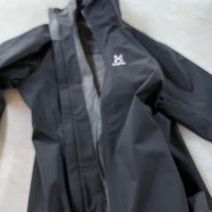 Jacke zwart, softshell, gemeldet von Libéma Beurzen en Evenementen über iLost