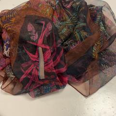 Shawl, as reported by Koninklijk Theater Carré using iLost