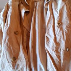 Chaqueta Beige, segundo informou Familiepark Drievliet usando iLost