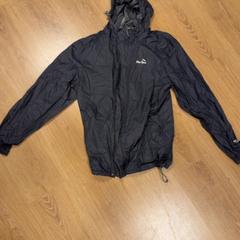 Rainjacket، كما تم الإبلاغ عنه بواسطة Pathé Tuschinski عبر iLost