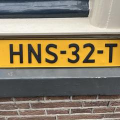 Kentekenplaat, amint azt az iLostnak jelentették.