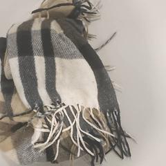 Vestiario - Sjaal, come riportato da Centraal magazijn utilizzando iLost