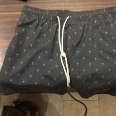 Pantalones cortos, ha sido reportado por Hotel van der Valk Maastricht con iLost