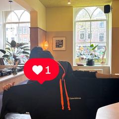 Jersei, segons ha informat Conscious hotel Oudegracht mitjançant iLost