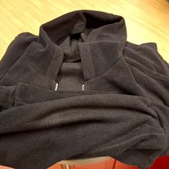 Fleece Noire avec Capuche, rapporterat av IKEA Nice Saint Isidore med iLost