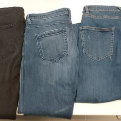 의류 - Jeans broeken, iLost를 사용하여 Centraal magazijn에 보고됨