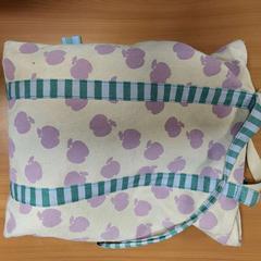 Bossa de lli Wit met appeltjes motief, segons ha informat Connexxion Noord Holland Noord Alkmaar mitjançant iLost