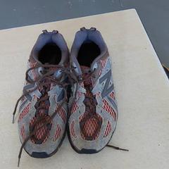 Vêtements Schoenen, a été signalé par Regio Oost-Vlaanderen utilisant iLost