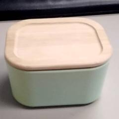 صندوق الغداء Houten deksel، كما تم الإبلاغ عنه بواسطة Burgers' Zoo عبر iLost