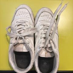 İLost kullanarak Room Mate Bruno tarafından bildirildiği gibi Spor ayakkabı WHITE