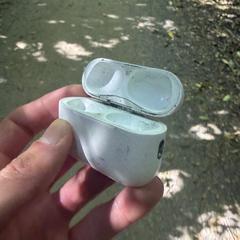 AirPods case, as reported to iLost