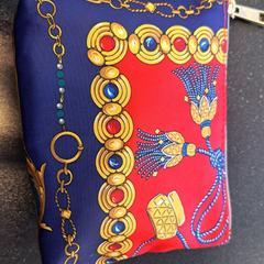 Tasche gekleurd make up tasje, gemeldet von Arriva Infoshop Enschede über iLost