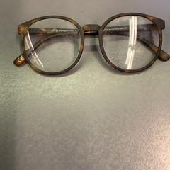 Prescription Glasses bruin gemêleerd, wink optics, as reported by Eindhoven Airport using iLost