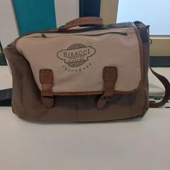 حقائب حمل وحقائب اليد، كما تم الإبلاغ عنه بواسطة Arriva Limburg Zuid عبر iLost