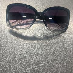 Ulleres de sol Zwart, doorzichtig, segons ha informat IKEA Amsterdam mitjançant iLost