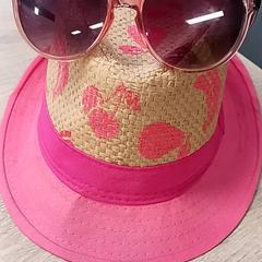 Hoed en zonebril, jak nahlášeno EBS Spijkenisse pomocí iLost