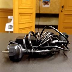 Cargador de laptop, ha sido reportado por Universiteit Gent - Faculteitsbibliotheek LW con iLost