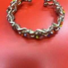 Braccialetto, come riportato da UvA REC utilizzando iLost