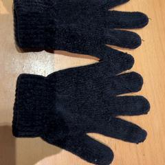 Handschoen, segons ha informat Pathé Ede mitjançant iLost