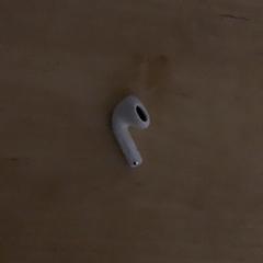 Airpod, as reported by MEININGER Hotel Budapest Great Market Hall using iLost