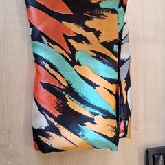 Foulard Multicolore, a été signalé par IKEA Dijon utilisant iLost