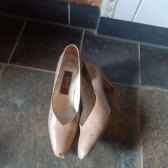 Shoe, as reported by Groepsaccomodatie Kasteel de Berckt using iLost