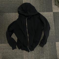 Sudadera Hoody met rits, ha sido reportado por Jaarbeurs con iLost