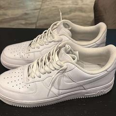 Scarpa, come riportato da Van der Valk Hotel Amsterdam-Amstel utilizzando iLost