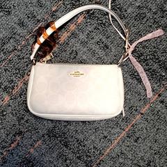 Táska Roodenburg, amint azt Connexxion Haarlem IJmond az iLost segítségével jelentette.