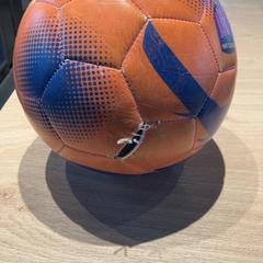 Pallone da calcio, come riportato da MEININGER Hotel Barcelona Fira Gran Via utilizzando iLost