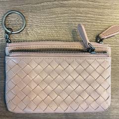 財布 Li x がiLostで Gemeente Amsterdam - Bureau Gevonden Voorwerpen によって報告されました