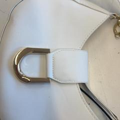 Táska Hagemans, amint azt BURST az iLost segítségével jelentette.