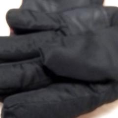 Handschuhe choen, gemeldet von Qbuzz Fryslân über iLost