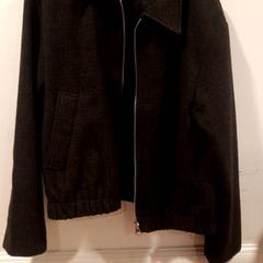 Chaqueta, segundo informou Grand Hotel Amrath Kurhaus usando iLost