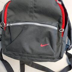 体操着袋 がiLostで Centraal magazijn によって報告されました