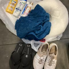 Schuhe, Handtuch, Kissen & Kosmetik, segons ha informat MEININGER Hotel Berlin Alexanderplatz mitjançant iLost