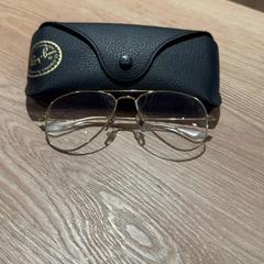 نظارات القراءة، كما تم الإبلاغ عنه بواسطة Van der Valk Hotel Eindhoven - Best عبر iLost